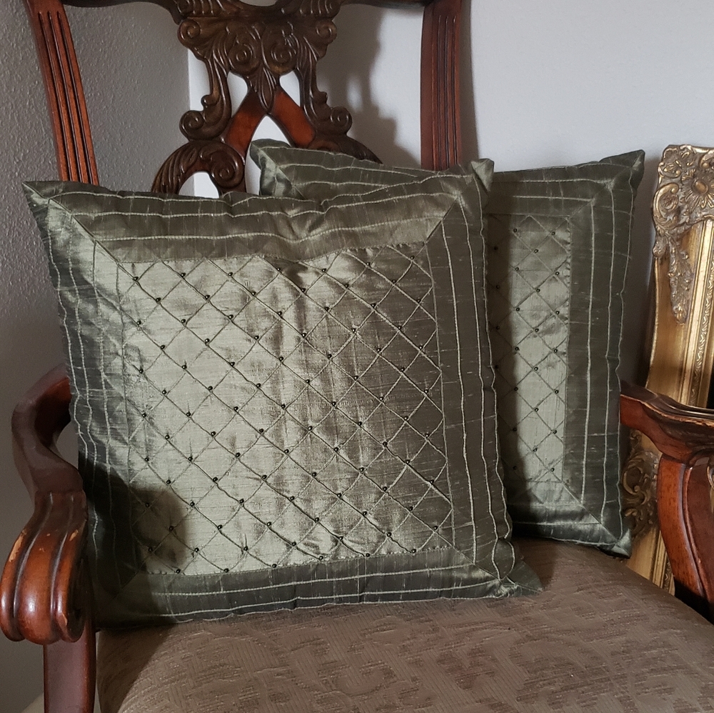 ✔️SOLD 2x🆕️ Accent Pillows - Picture 2 of 12
